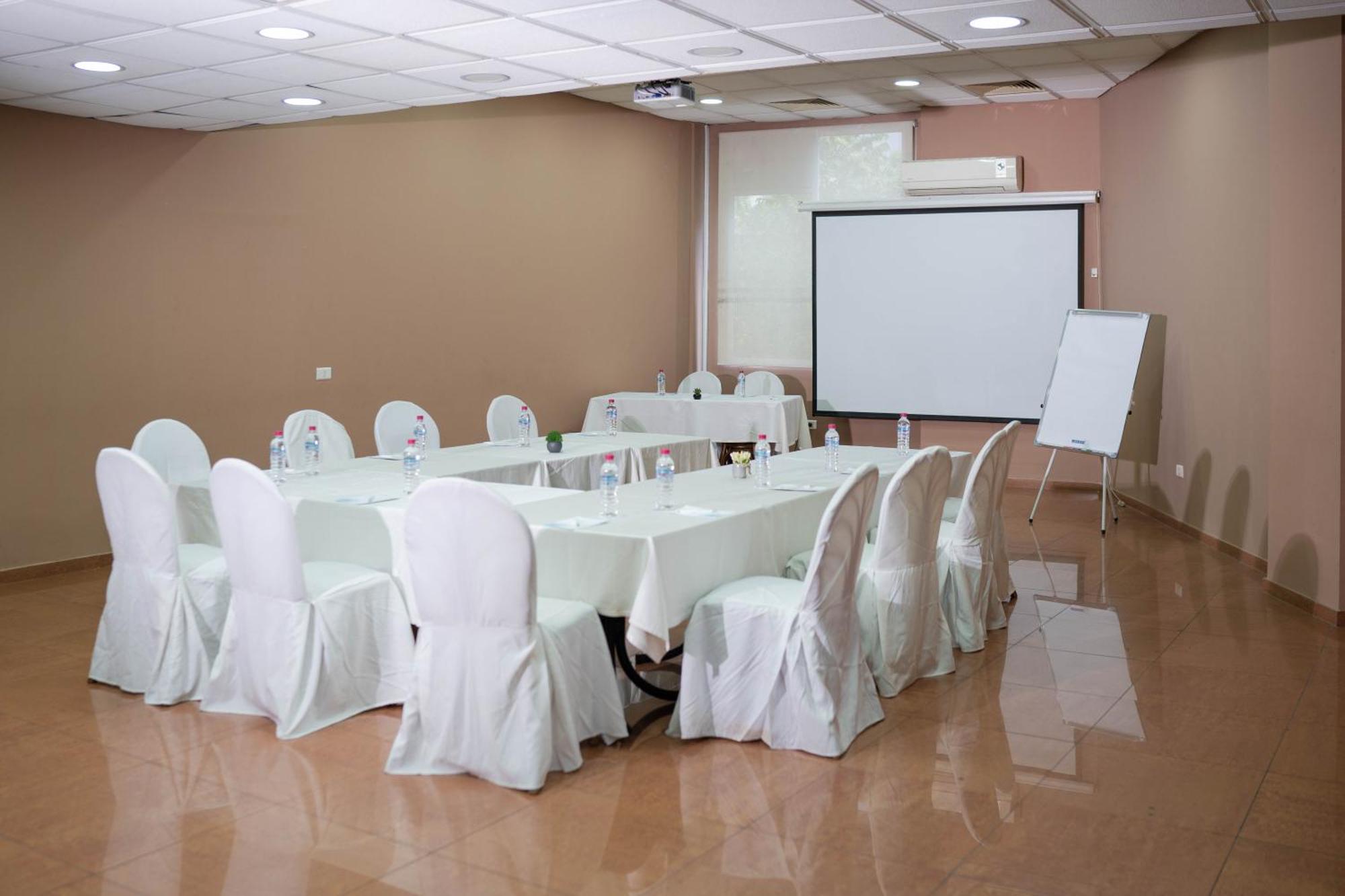 ביירות Cosmopolitan Hotel מראה חיצוני תמונה